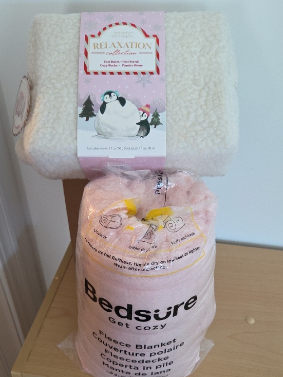 various Accessories - Relaxation Pedi collection In Cosmetic Bag & Cozy Pink Blanket...NWT